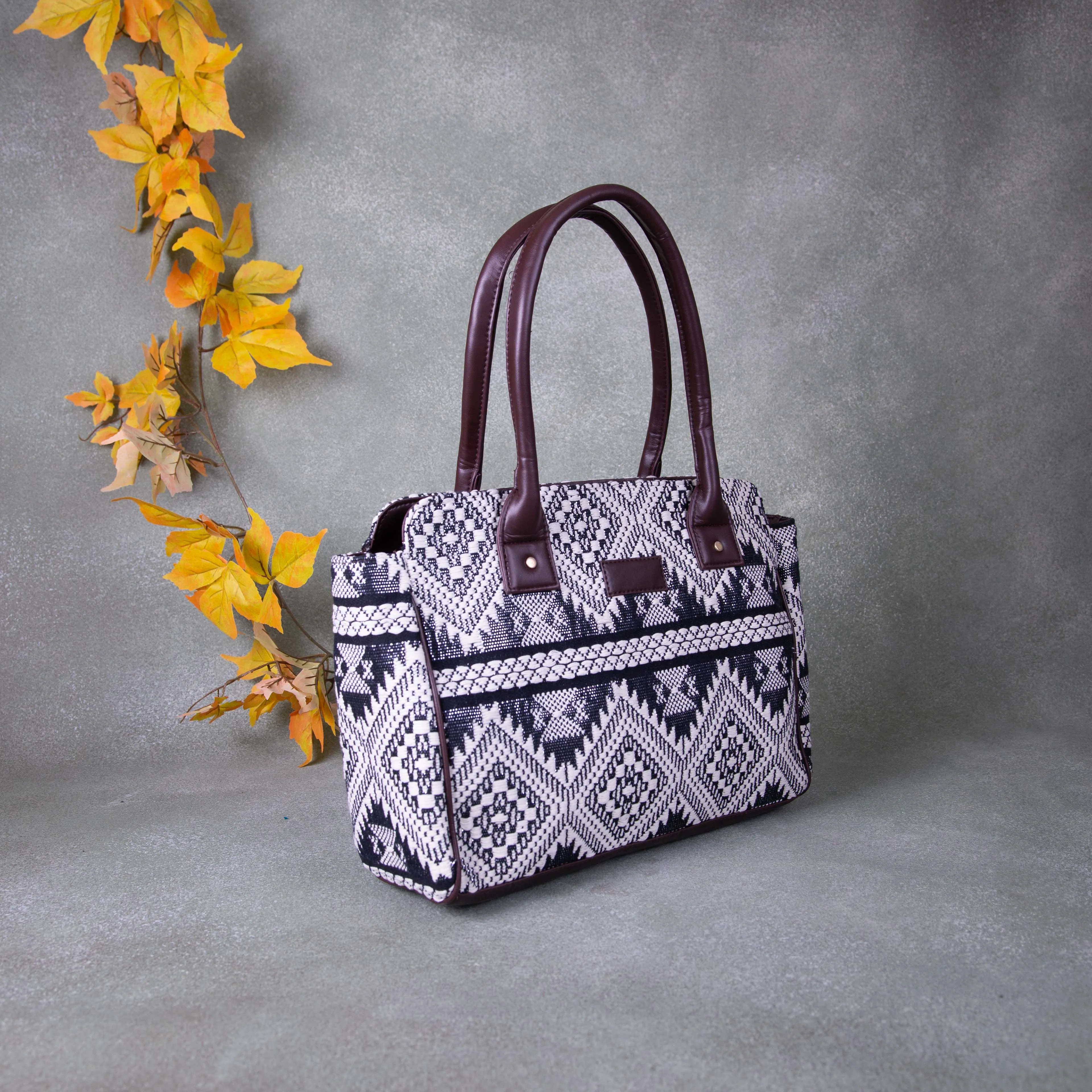 Biz Laptop Totes White with Blue Colour Big Diamond Design.