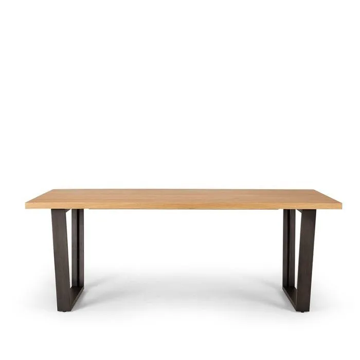 New Yorker Dining Table 2000w